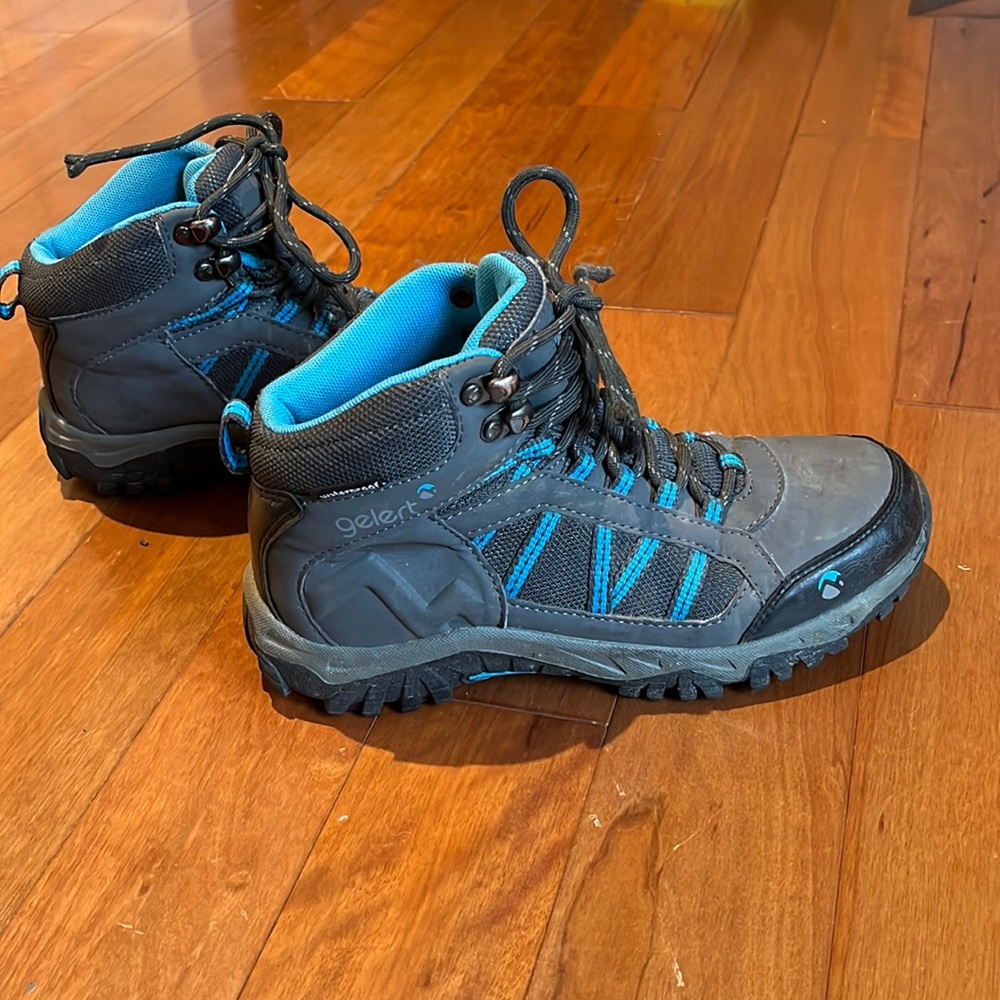 Boys size 4.5Y gelert waterproof hiking boots